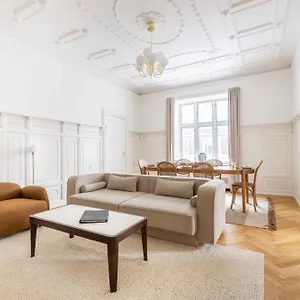 Large Apartment In Central Copenhagen By Tivoli Gardens Copenaghen